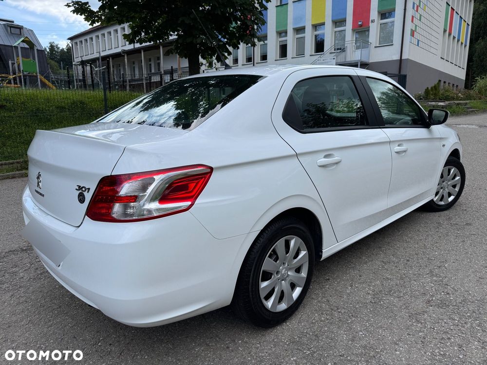 Peugeot 301 1.2 Pure Tech Active - 2