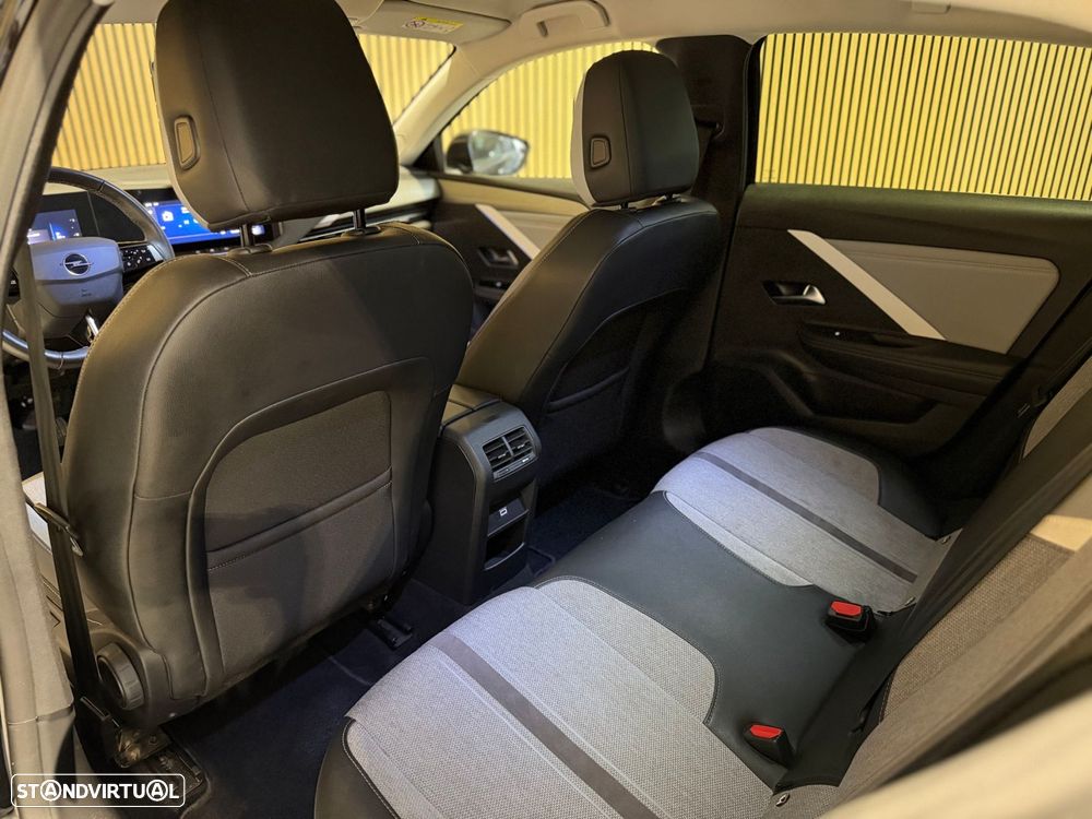 Opel Astra 1.5 D Elegance - 30