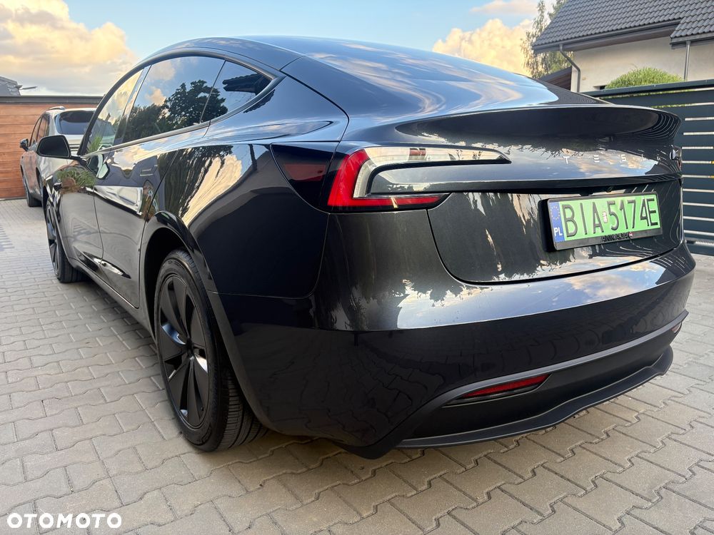 Tesla Model 3 - 3
