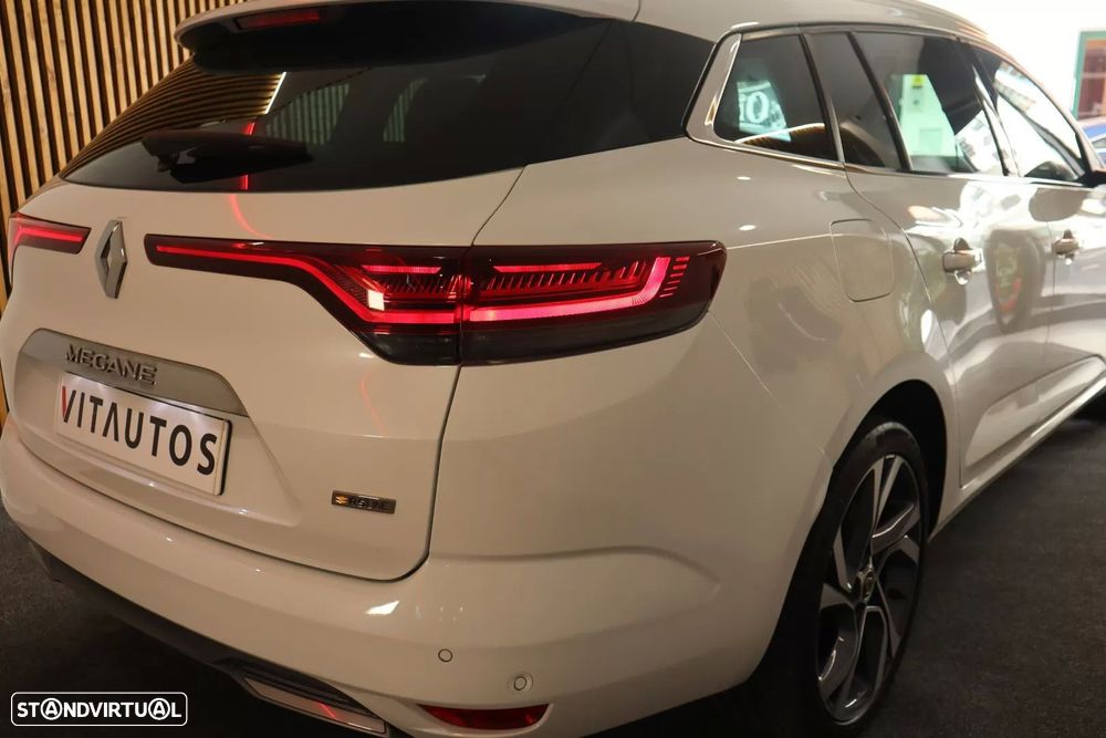 Renault Mégane E-Tech Plug-in 160 R.S. LINE - 26