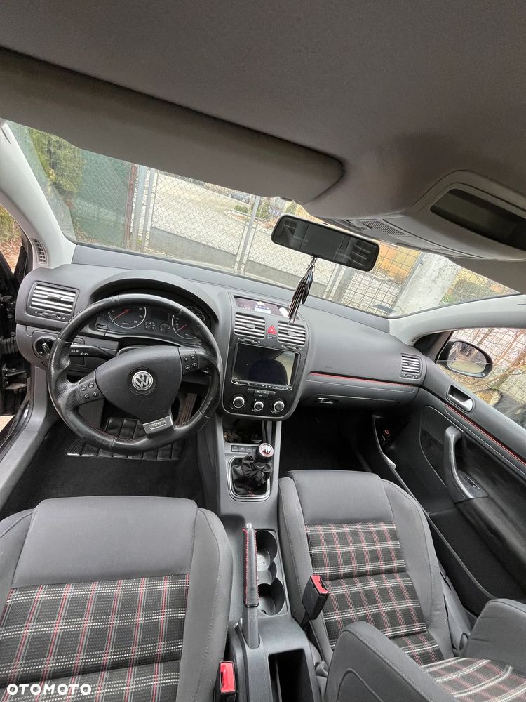 Volkswagen Golf 1.6 Q-Line - 8
