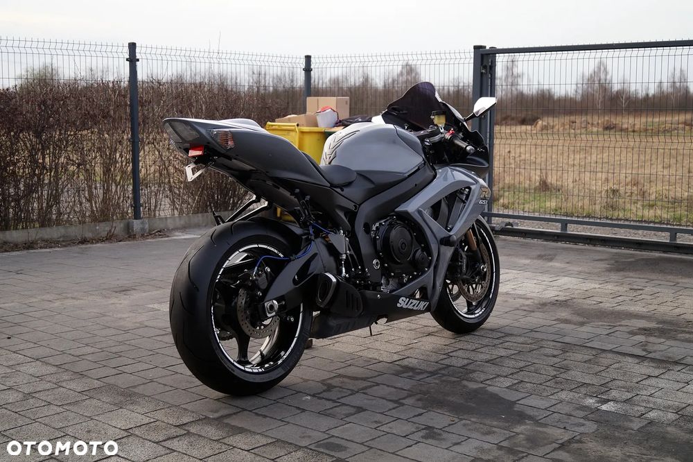 Suzuki GSX-R - 10