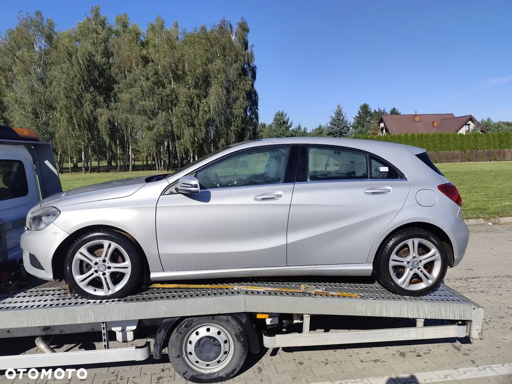 Mercedes-Benz Klasa A 180 (BlueEFFICIENCY) Style - 2