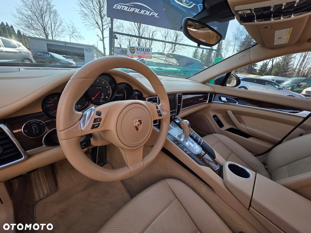Porsche Panamera 4 PDK Platinum Edition - 16