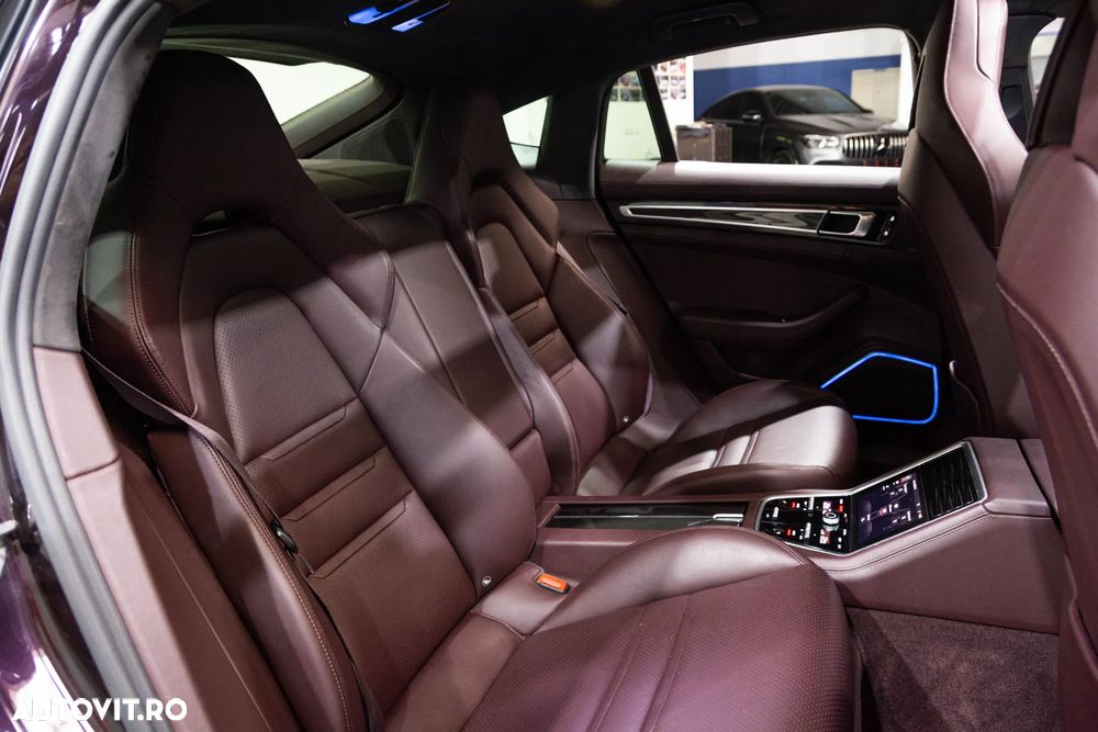 Porsche Panamera GTS - 35