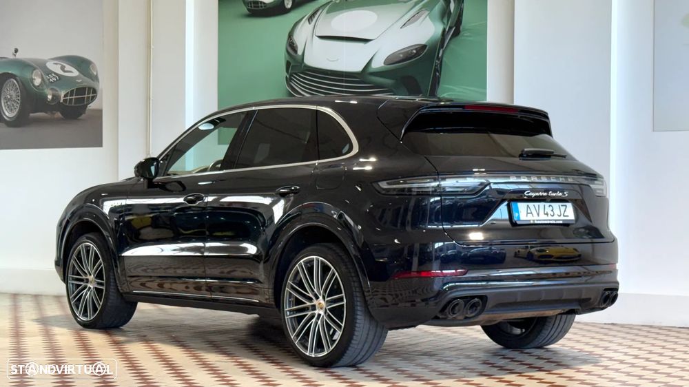 Porsche Cayenne Turbo S E-Hybrid - 3