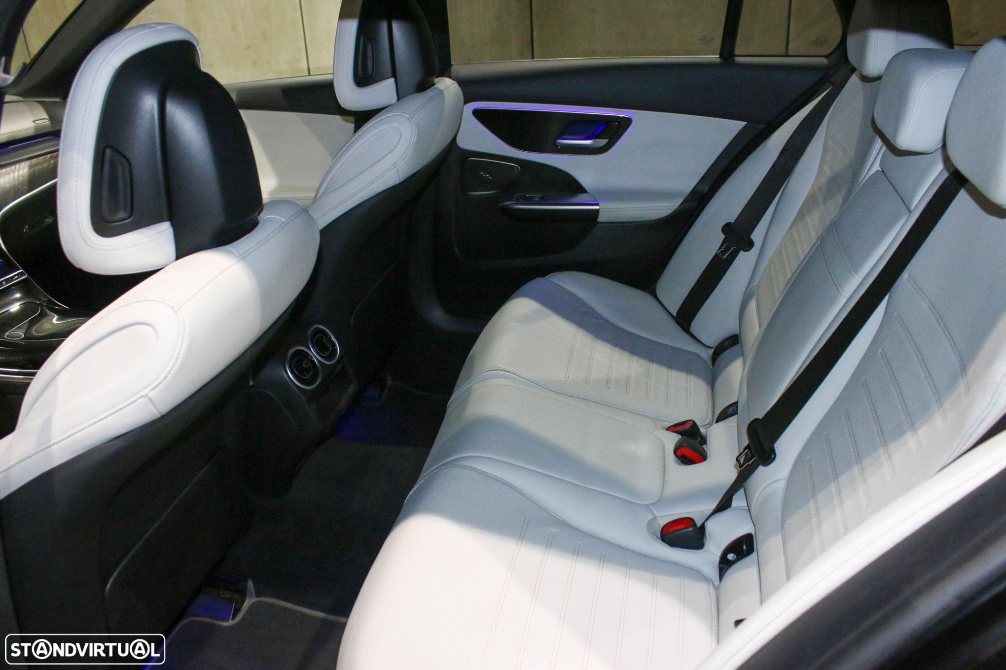 Mercedes-Benz C 300 d AMG Line - 23