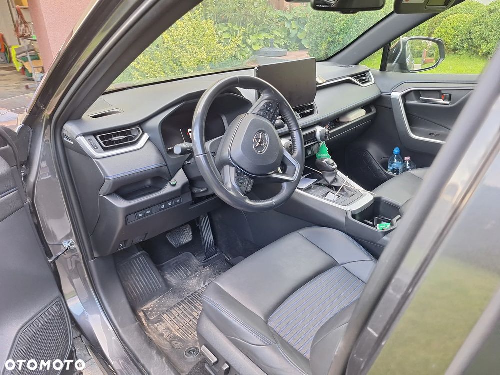 Toyota RAV4 - 9