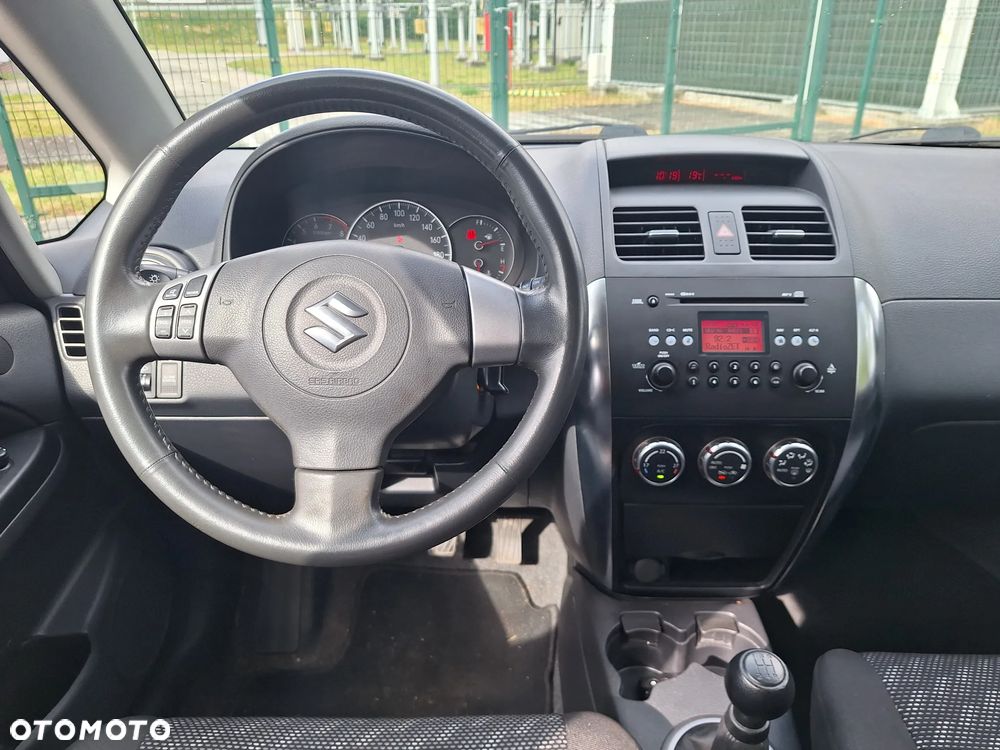 Suzuki SX4 1.6 GS / Premium - 21