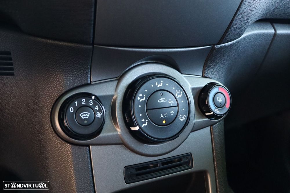 Ford Fiesta 1.5 TDCI VAN (IVA Dedutivel) - 14