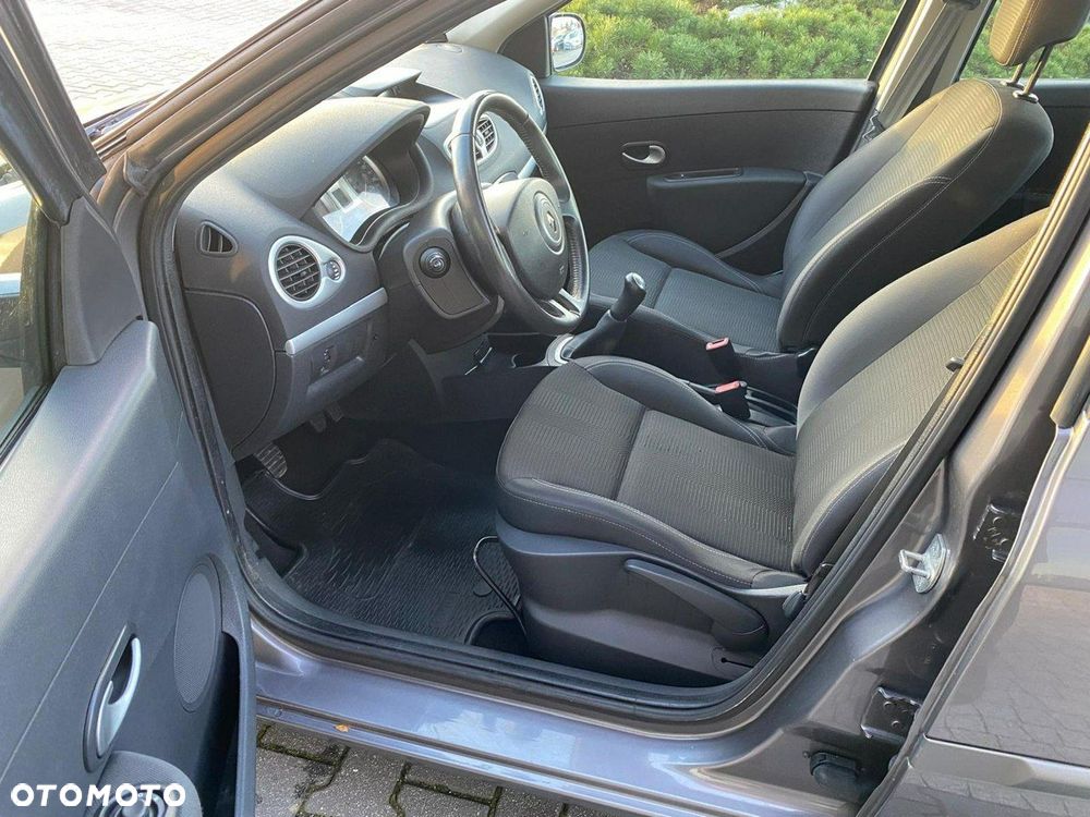 Renault Clio - 9