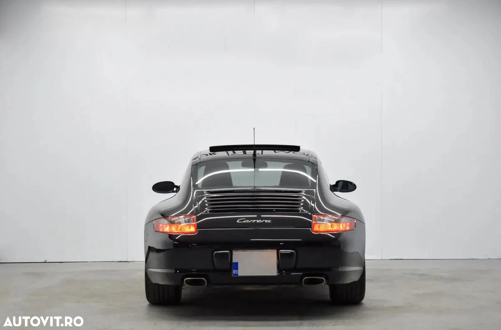 Porsche 911 Carrera 4 Coupe - 3