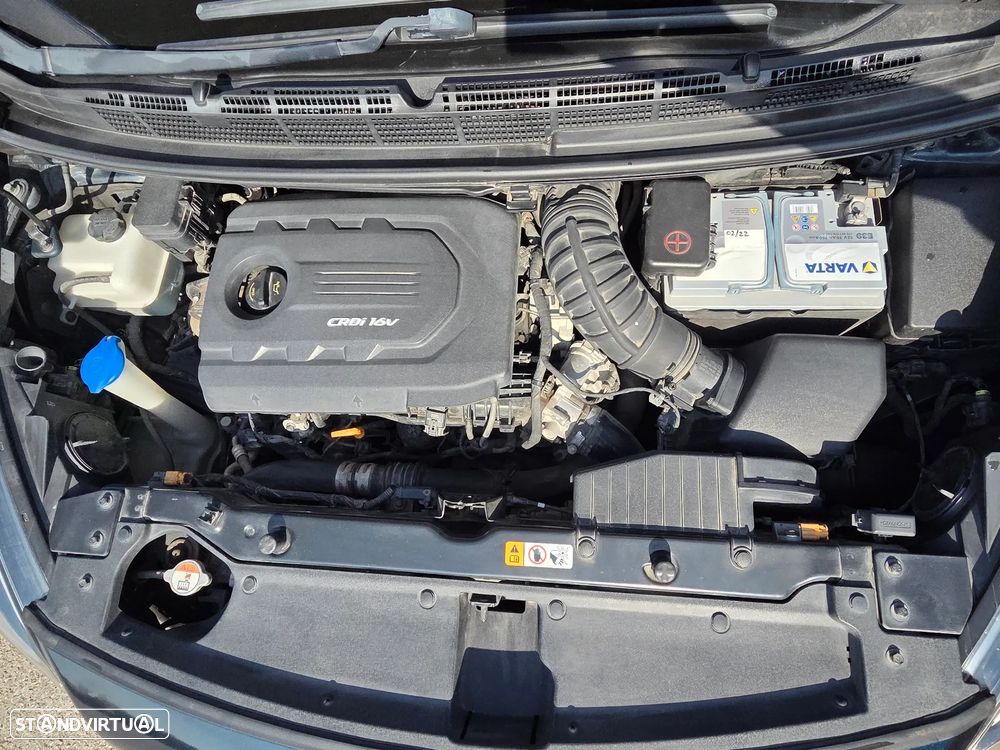 Kia Carens 1.7 CRDi ISG TX - 12
