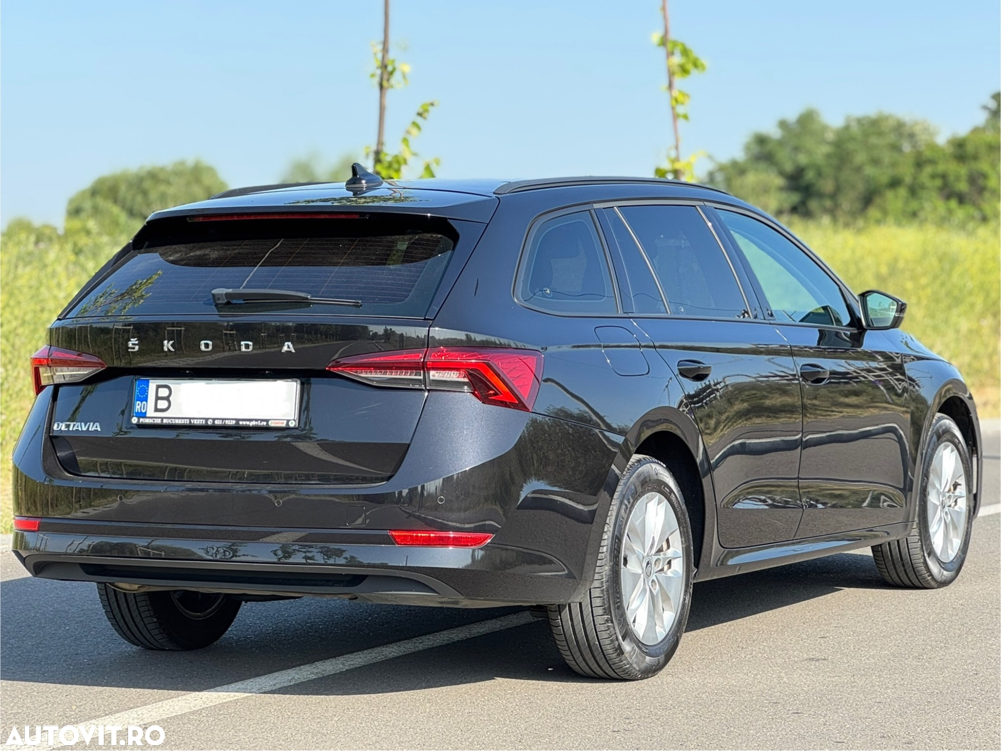 Skoda Octavia Combi 2.0 TDI DSG Ambition - 4