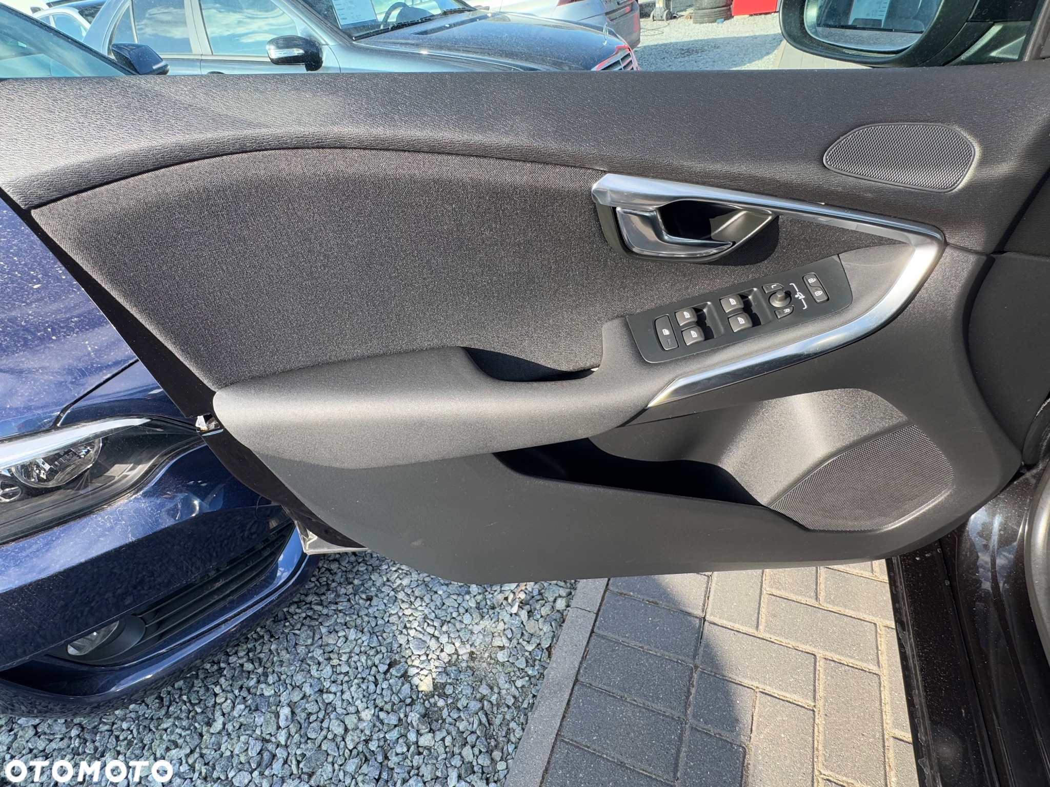 Volvo V40 D2 Drive-E Momentum - 14
