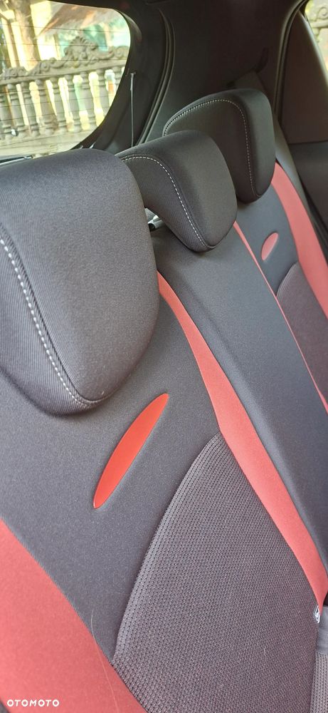 Toyota Yaris Hybrid 100 Selection Passion - 20