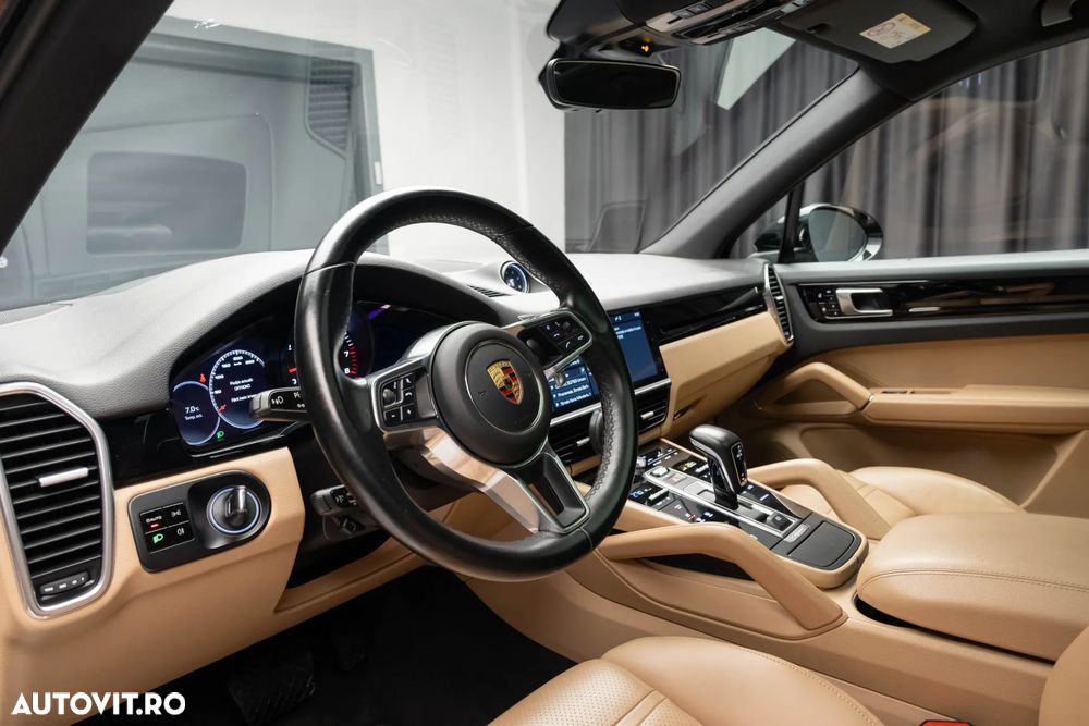 Porsche Cayenne - 18