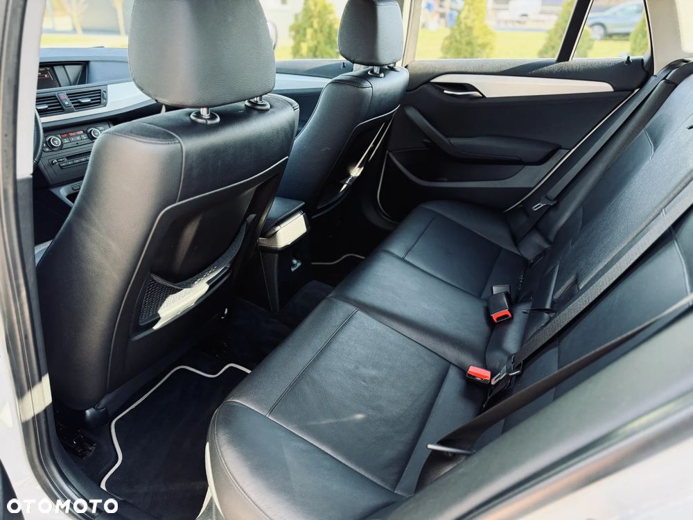 BMW X1 sDrive18d xLine - 14