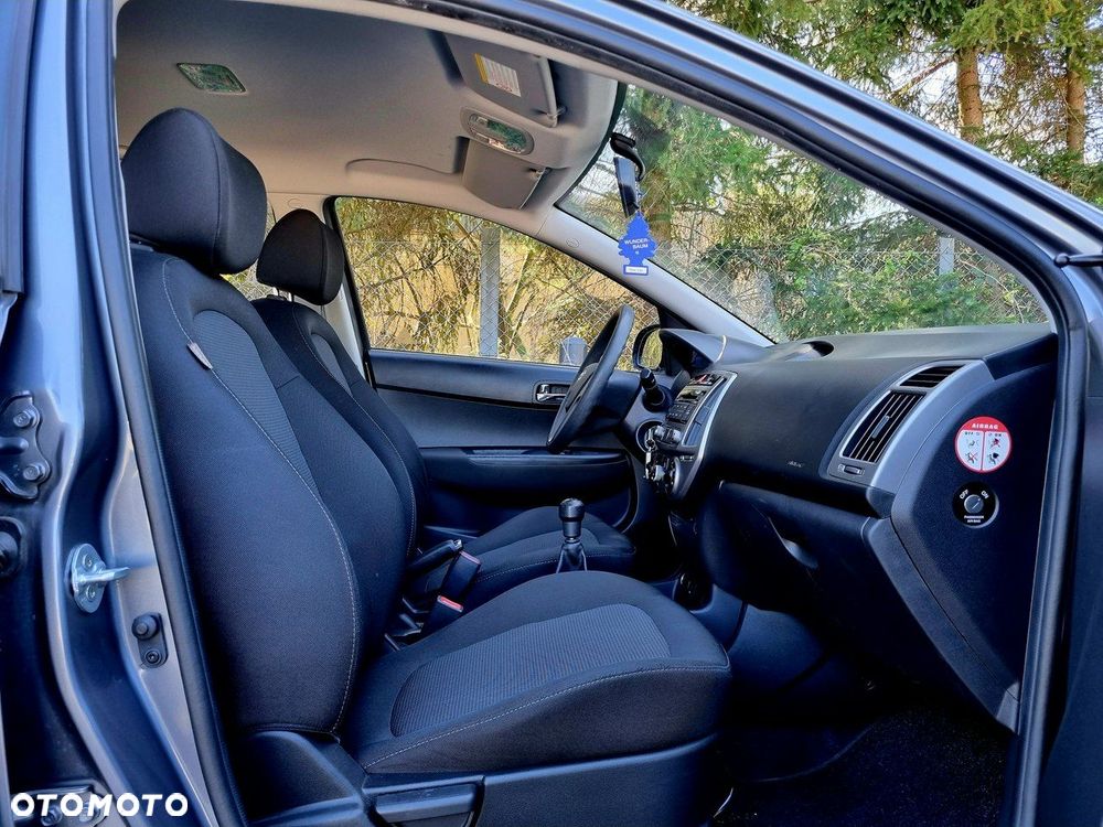 Hyundai i20 1.2 Trend - 11