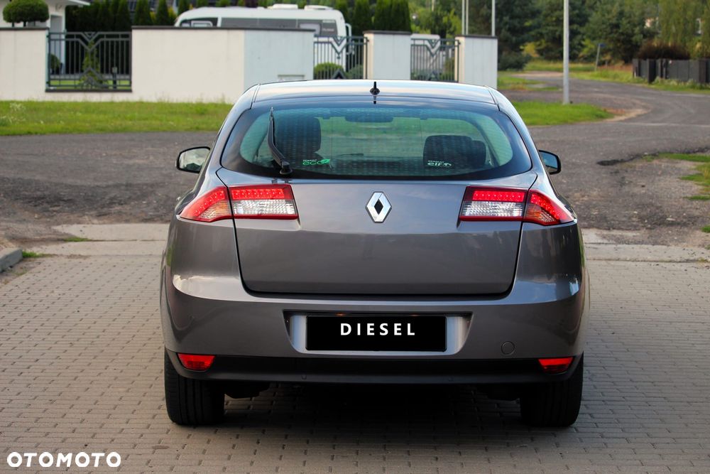 Renault Laguna dCi 110 FAP Bose Edition - 8