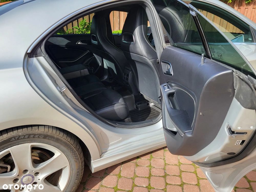 Mercedes-Benz CLA 250 7G-DCT - 7
