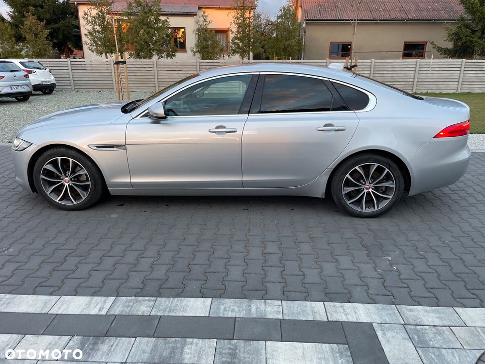 Jaguar XF 20d Prestige - 2