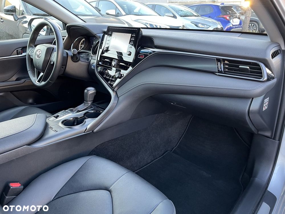 Toyota Camry 2.5 Hybrid Comfort CVT - 6