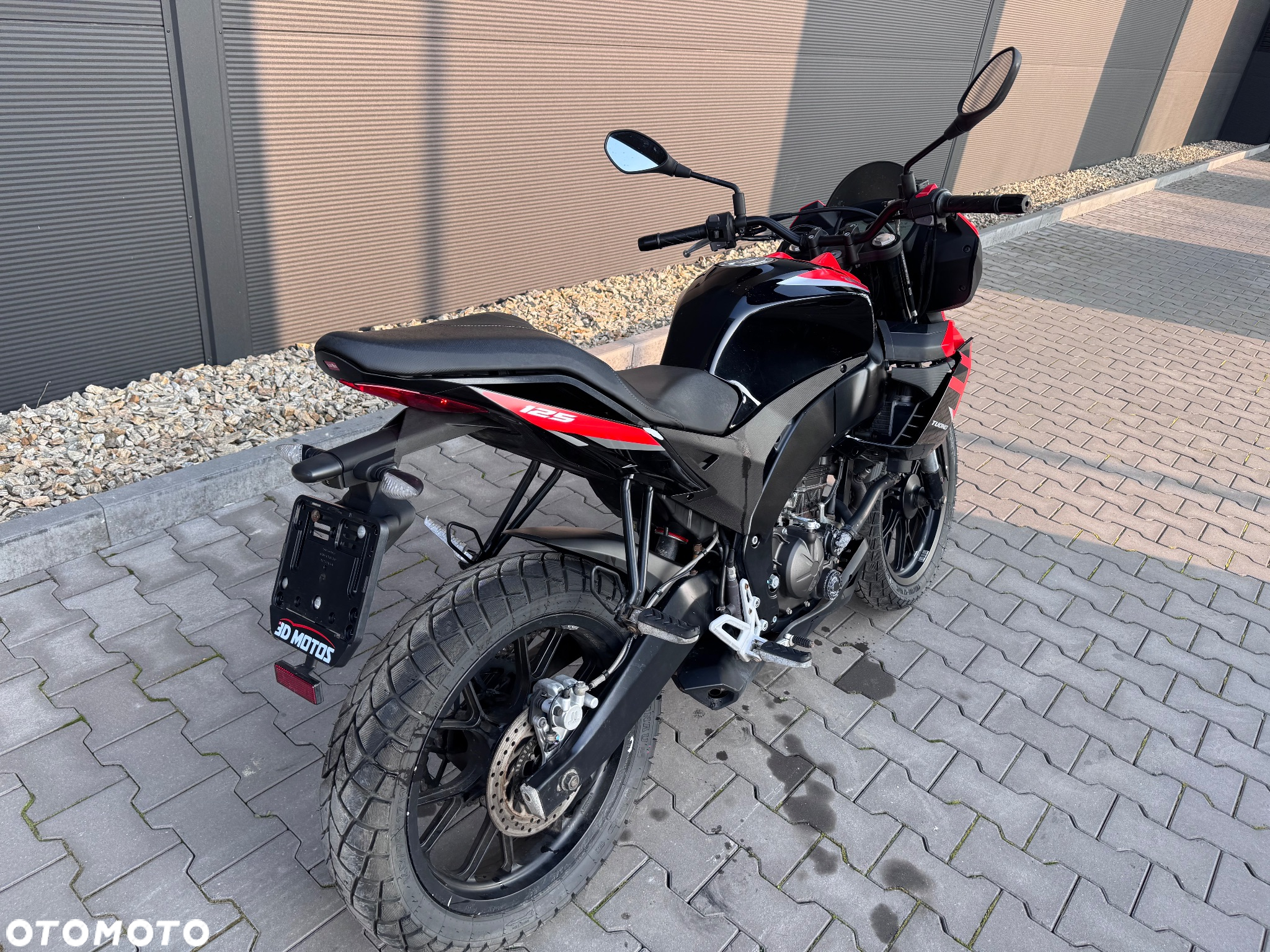 Aprilia Tuono - 10