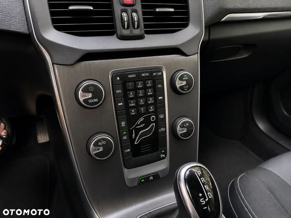 Volvo V40 D2 Momentum - 9