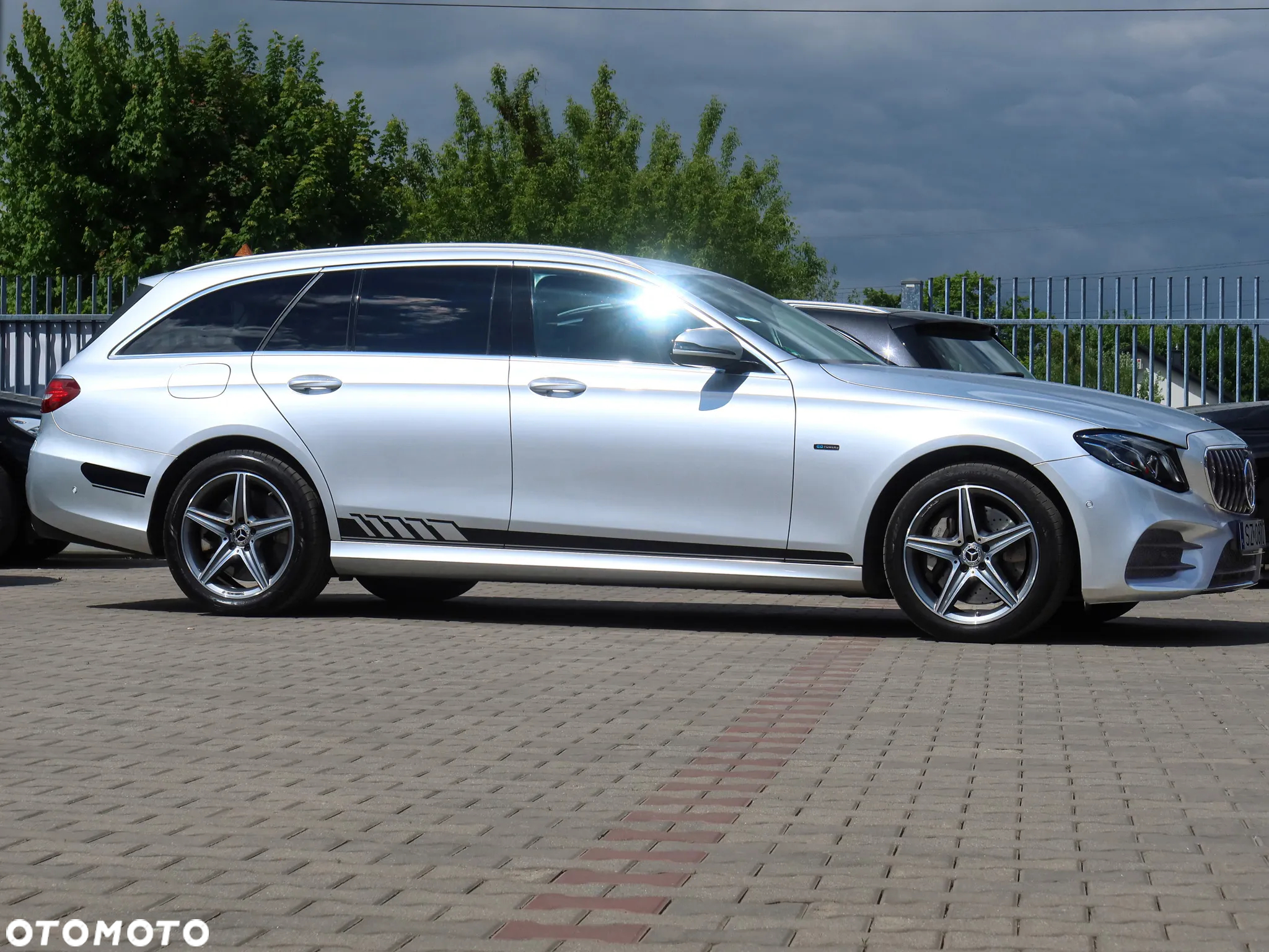Mercedes-Benz Klasa E 300 de AMG - 29