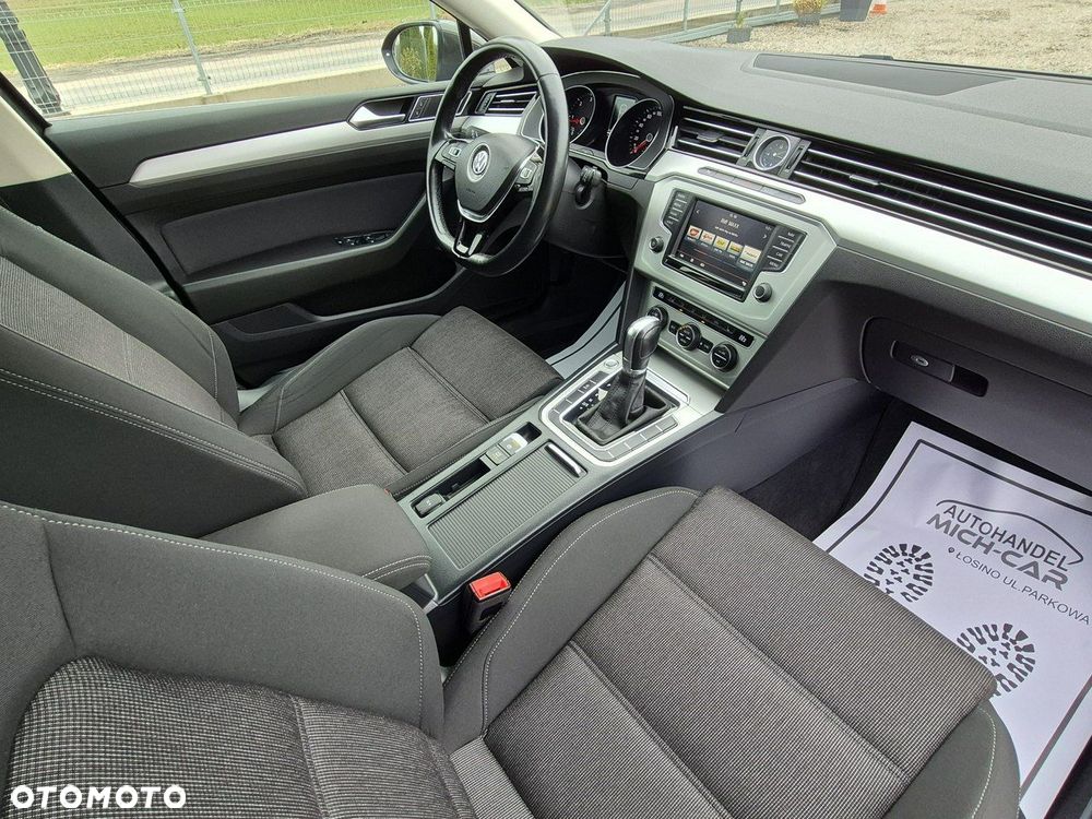 Volkswagen Passat - 22
