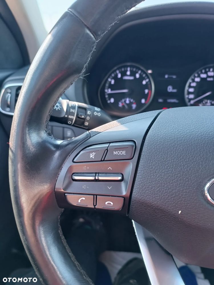 Hyundai i30 1.5 DPI Classic + - 11