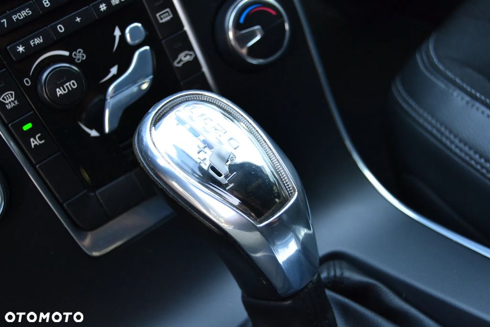 Volvo V60 Cross Country D4 Drive-E Momentum - 15