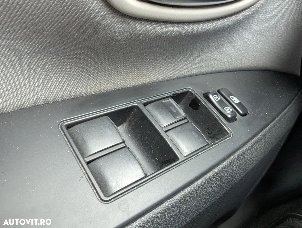 Toyota Avensis 2.0 D-4D Executive - 20