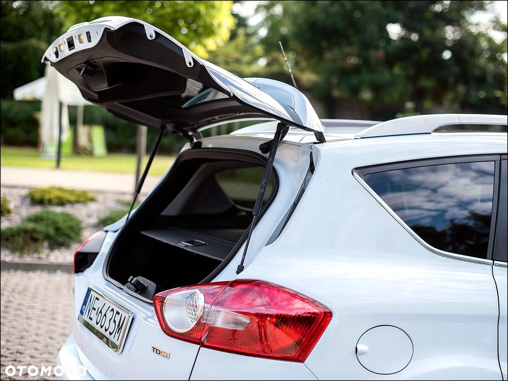 Ford Kuga - 10
