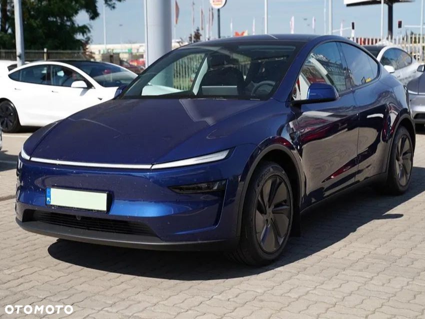 Tesla Model Y 79kWh Long Range Premium RWD - 2