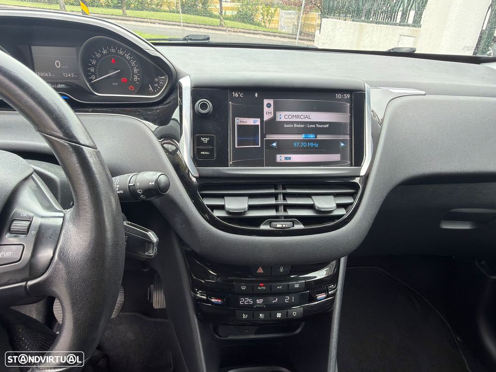 Peugeot 208 82 VTI Style - 14