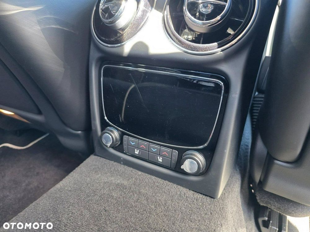 Jaguar XJ 3.0 T AWD Premium Luxury - 34