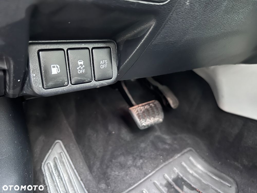 Toyota Avensis 1.8 Premium MS - 15