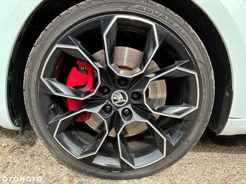 Skoda Octavia 2.0 TSI RS Challenge 245 DSG - 16