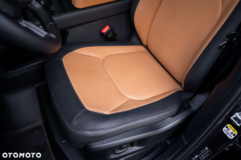 Land Rover Defender - 21