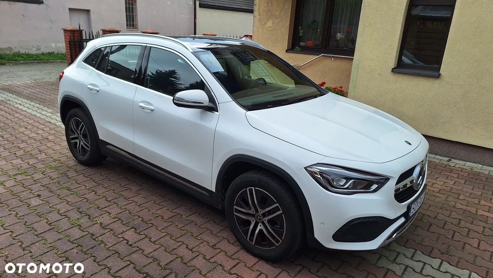 Mercedes-Benz GLA 200 Progressive - 1