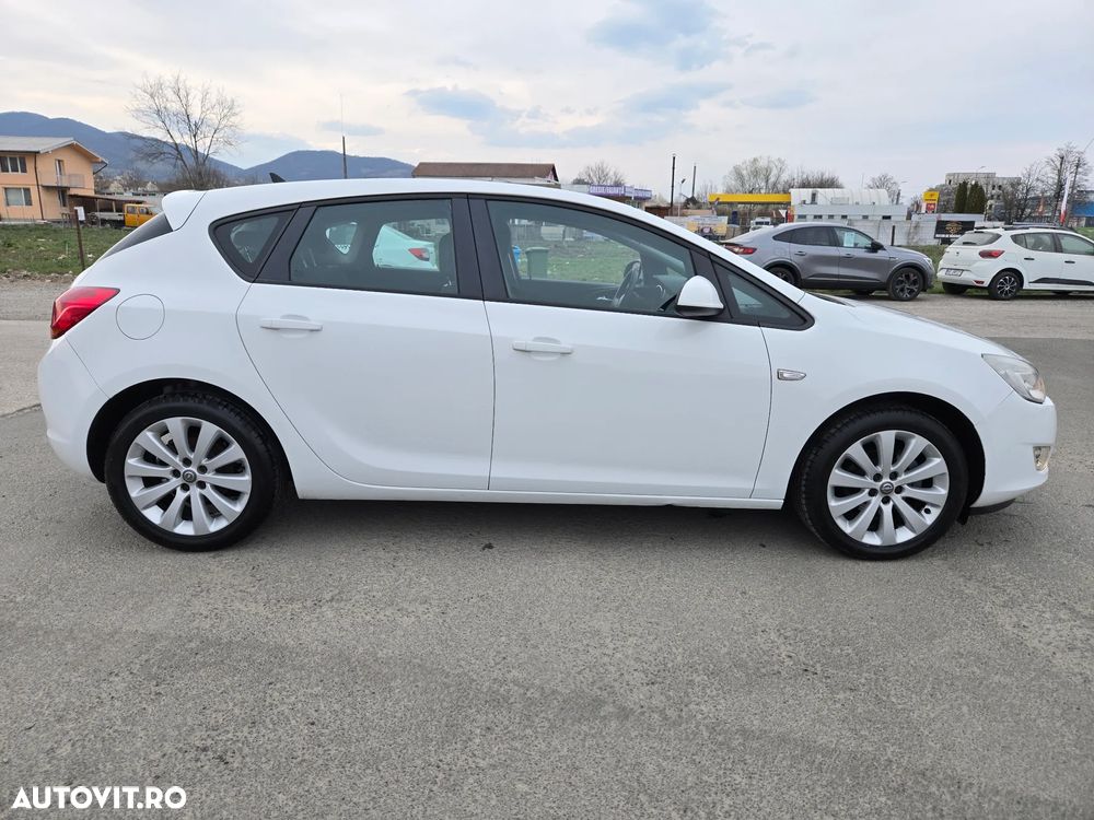 Opel Astra 1.6 Automatik Cosmo - 2