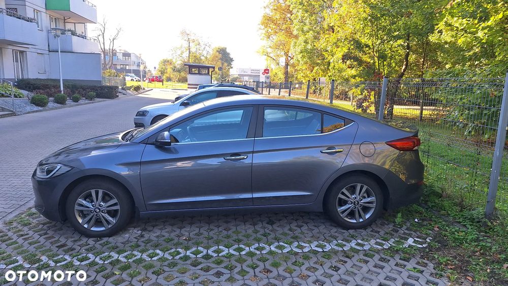 Hyundai Elantra - 6