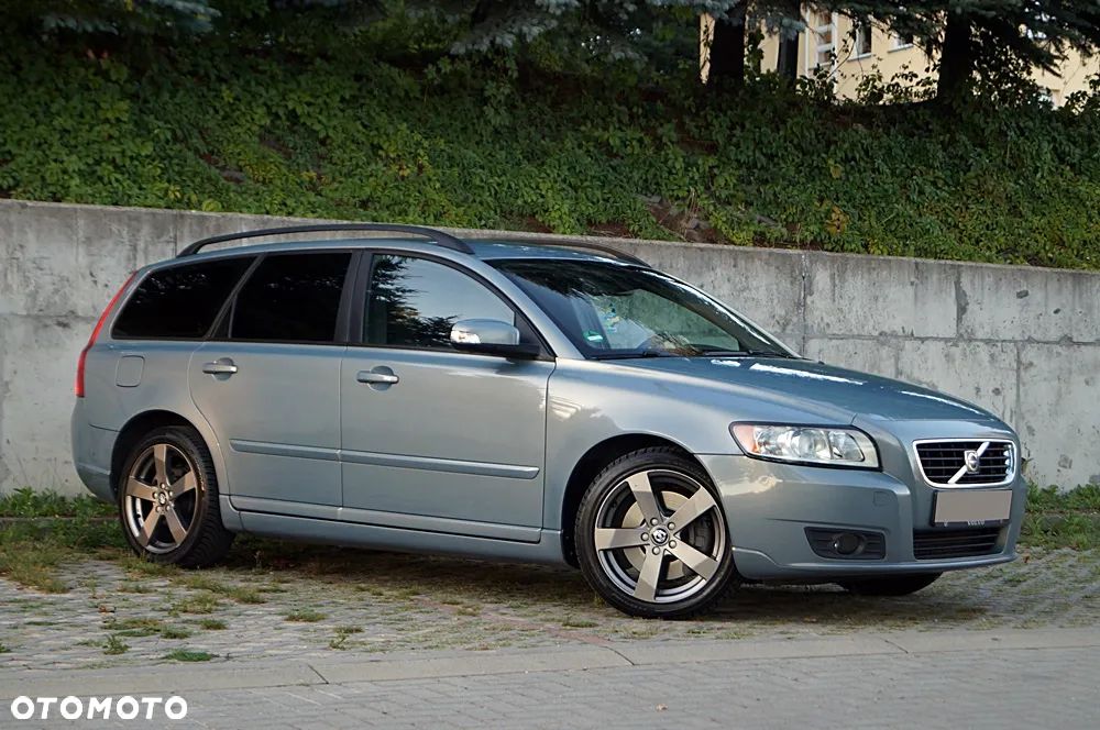 Volvo V50 D5 Momentum - 4