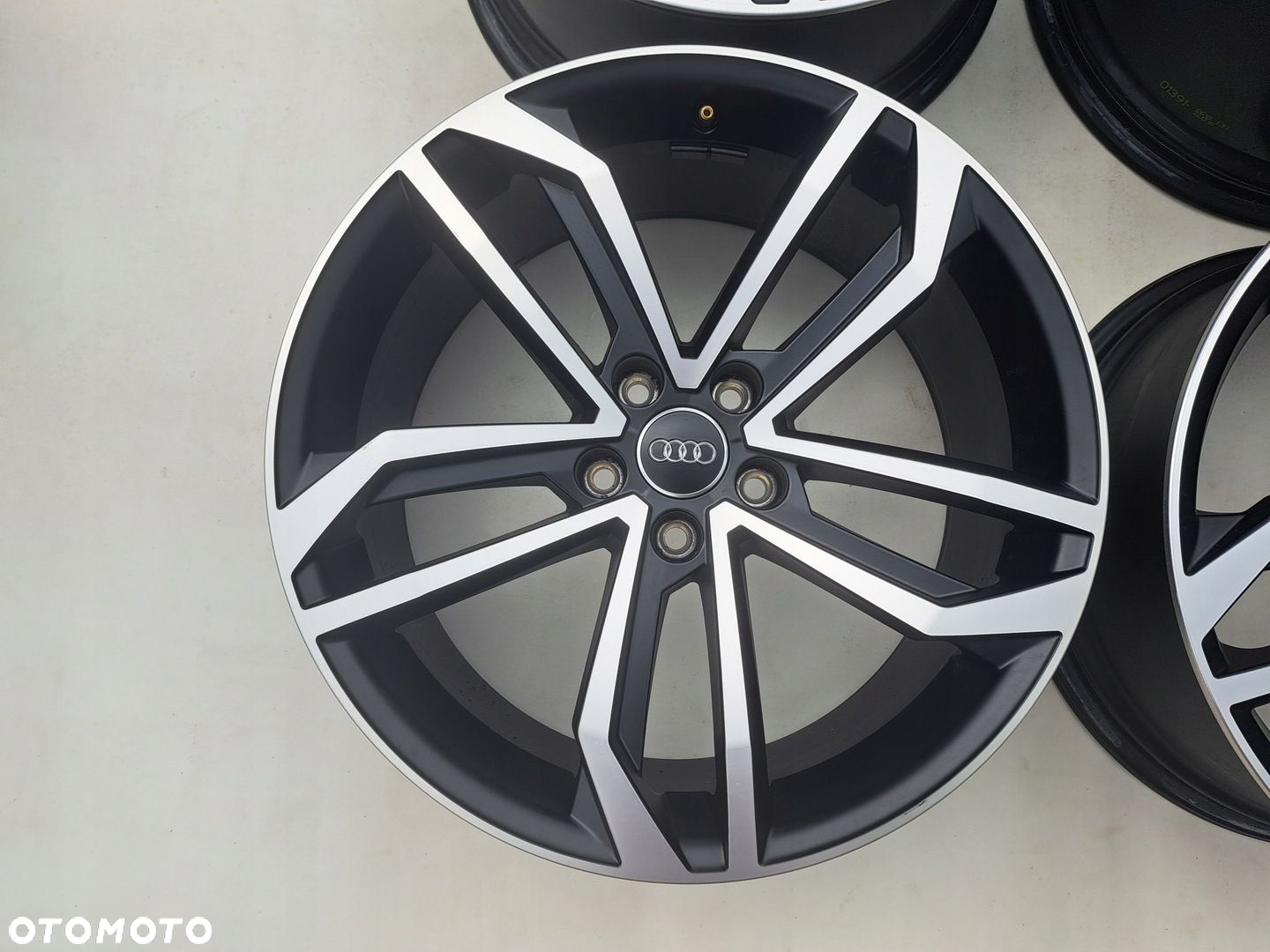 Oryg. Audi A4 8W 8W0 8W0071499 B9 19 S-Line A5 A6 S4 S5 z wersji demo - 2