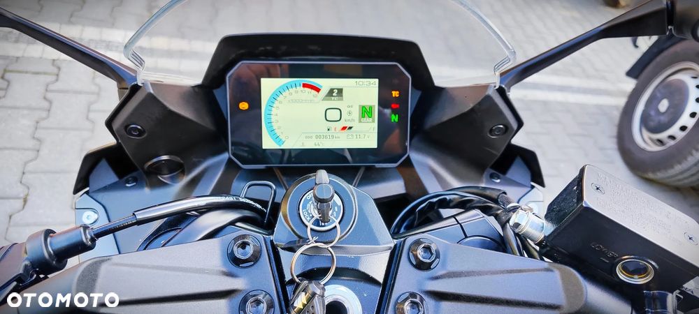 Suzuki GSX - 9