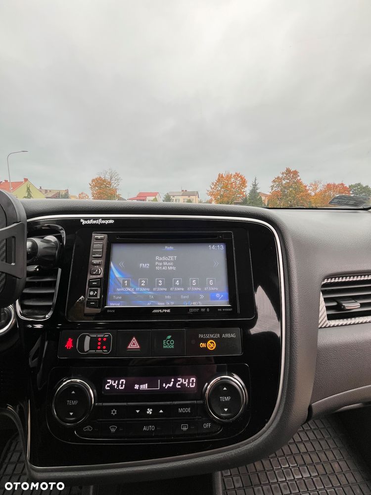 Mitsubishi Outlander - 16