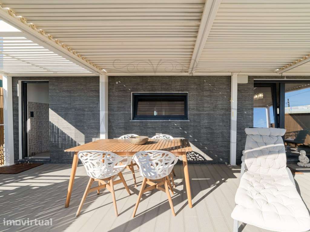 Entre Mafra e a Ericeira | Moradia T4 com terreno de 971 m², Jardim... - Grande imagem: 2/46