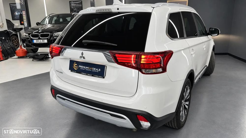 Mitsubishi Outlander 2.0 Kaiteki CVT - 17